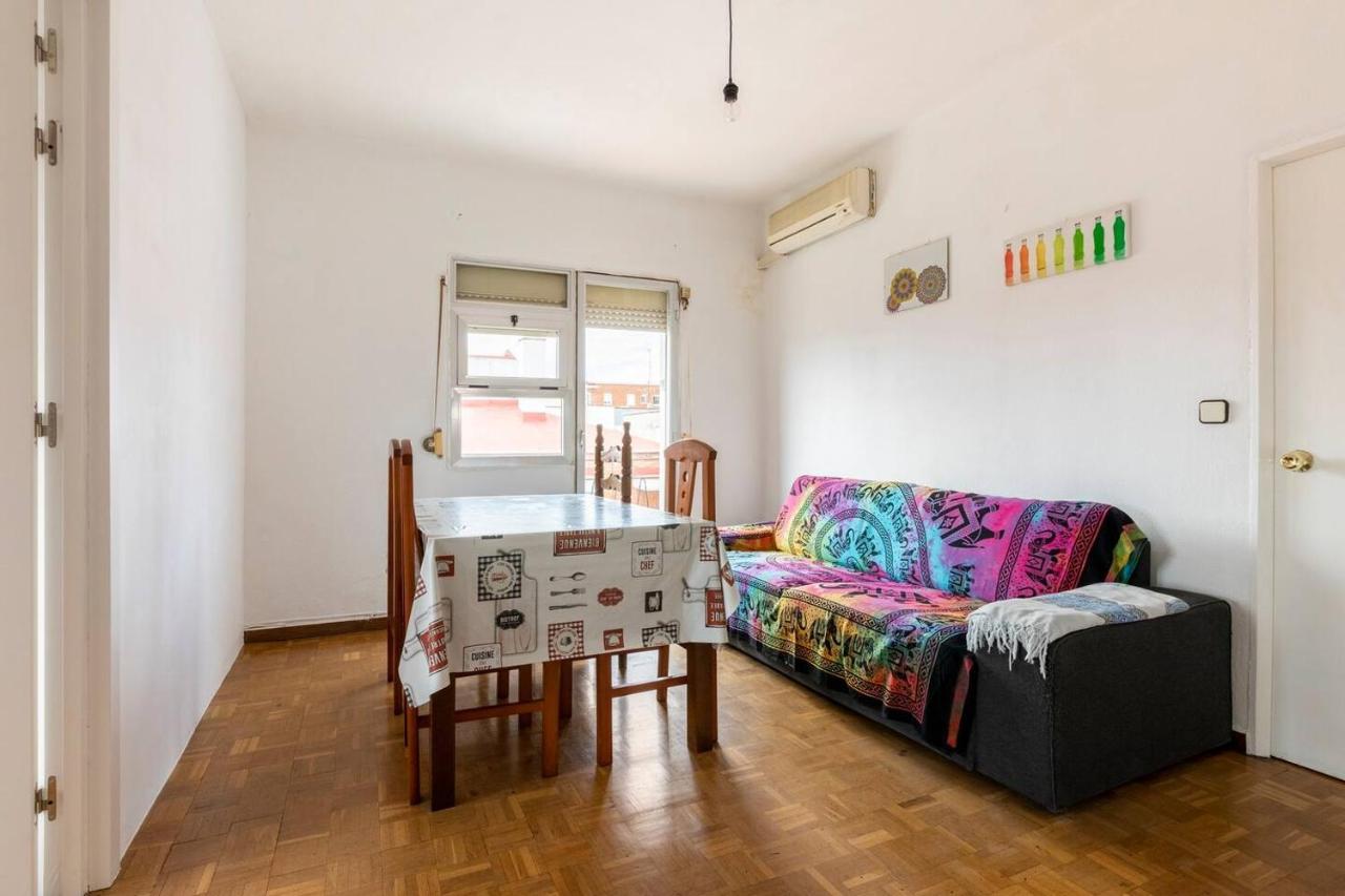 Linda Estancia Entre El Centro Y El Aeropuerto Homestay Madrid